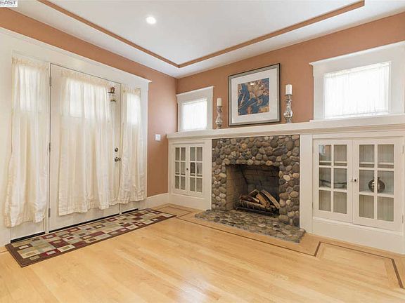 4th image of 541 Kenilworth Ave