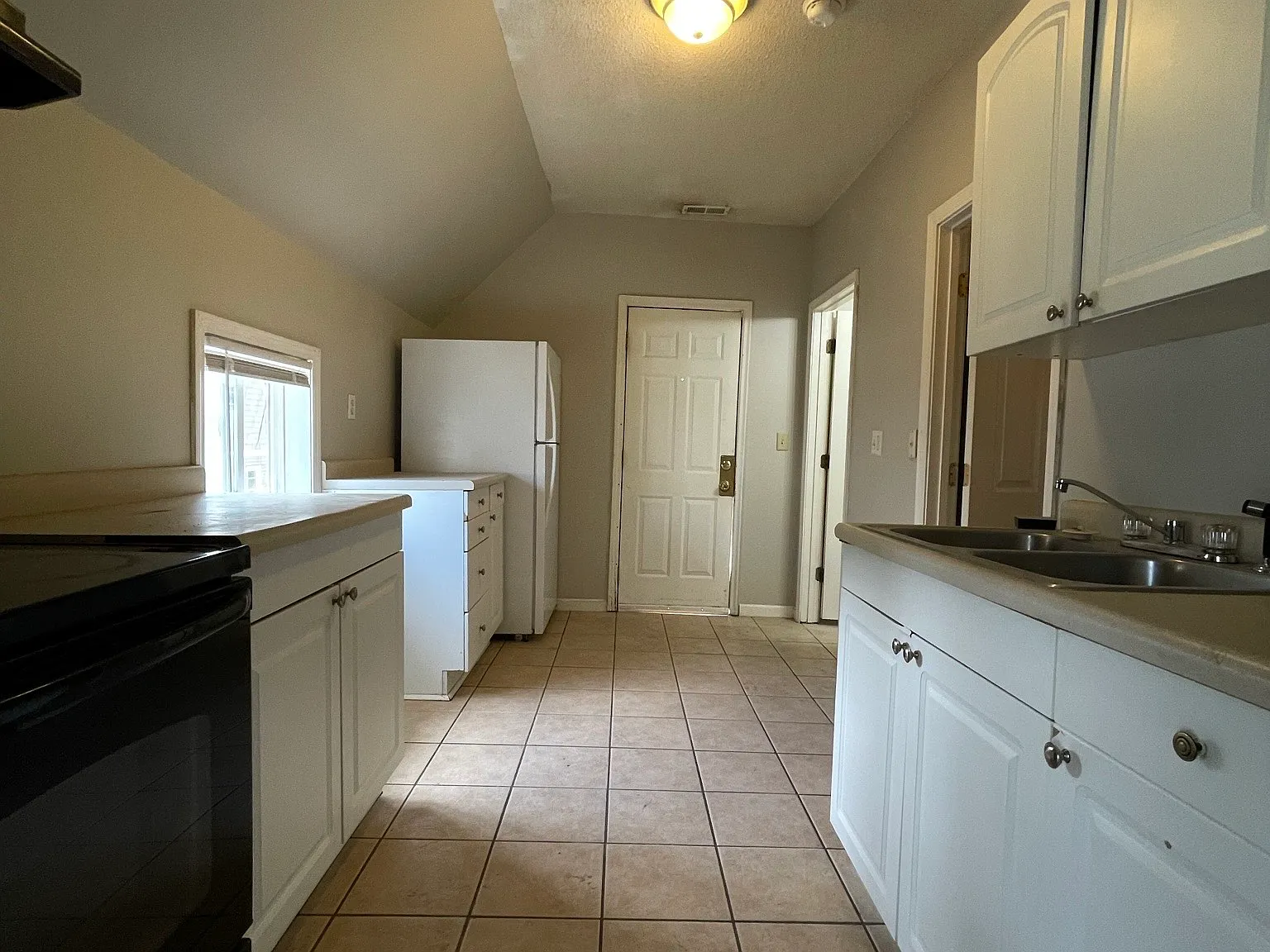 Logan 3255 - 2 — Photo 4