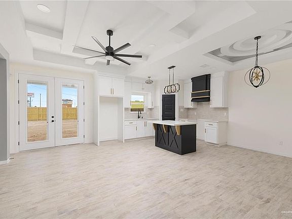 4th image of 3201 Erica Ln