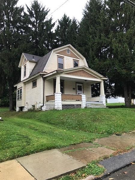 1st image of 817 Etna St