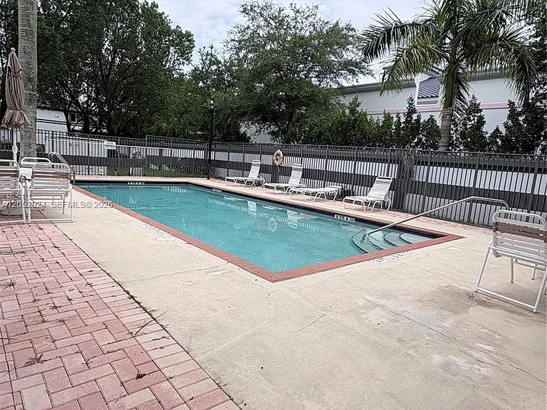 9990 NW 19th Pl #9990 — Photo 23