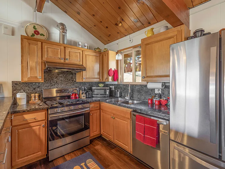 1086 Whispering Forest Dr — Photo 2