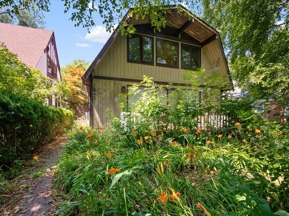 642 Sheridan Rd, Evanston, IL 60202