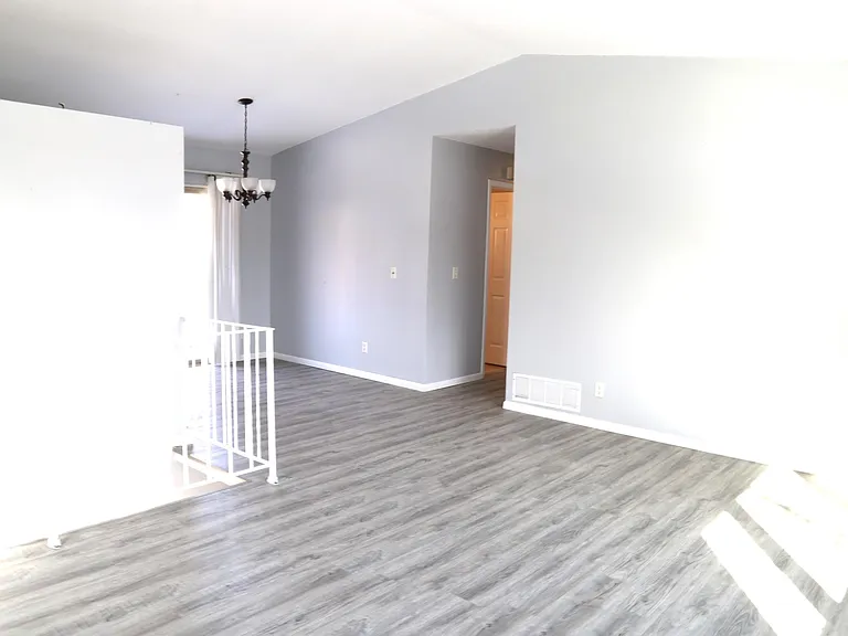 4924 Hanover Rd — Photo 3