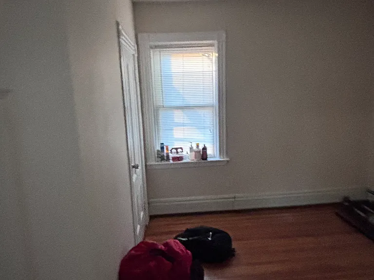 Lowell Ave — Photo 17