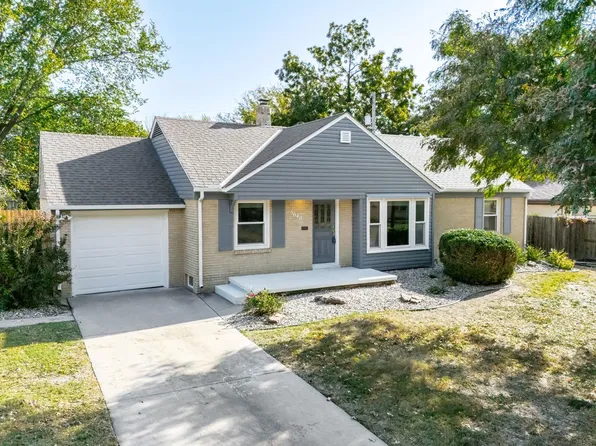 5640 E Park Hollow Dr, Wichita, KS 67208