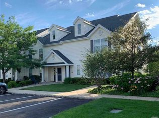 18 Lorien Pl, Melville, NY