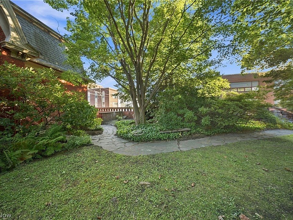 46th image of 904 Juliana St