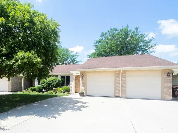 10859 Timer Dr W #2, Huntley, IL 60142