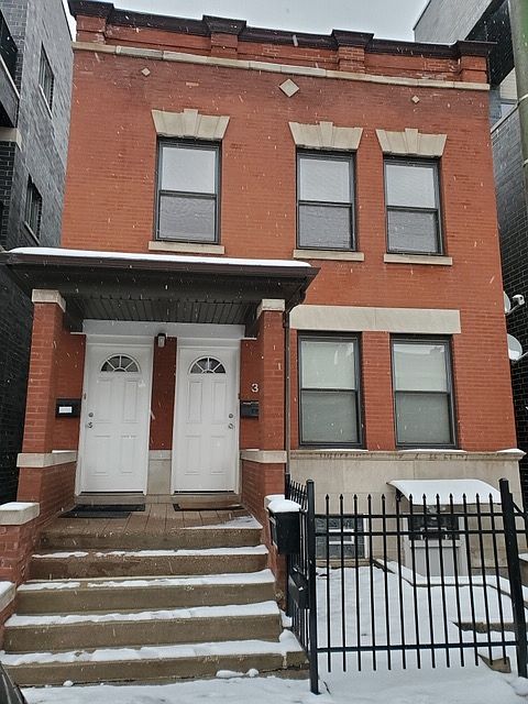 1st image of 3047 N Clybourn Ave