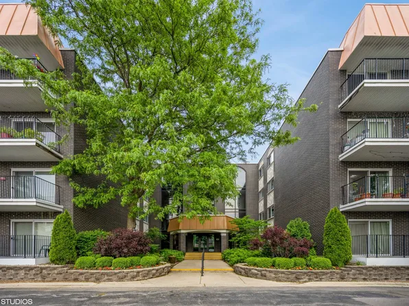 9529 Bronx Pl #209, Skokie, IL 60077