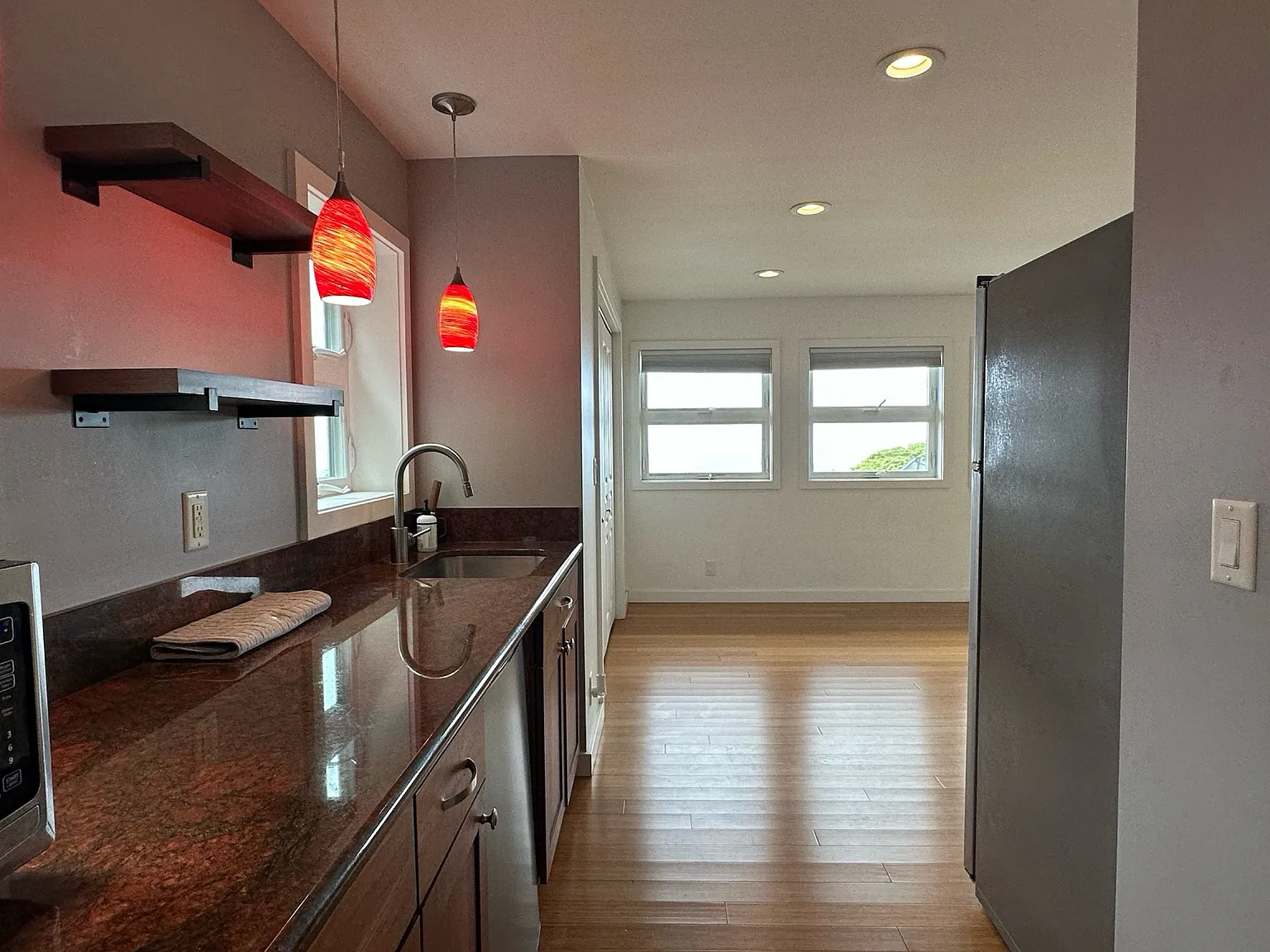 3804 Mariposa Dr — Photo 2