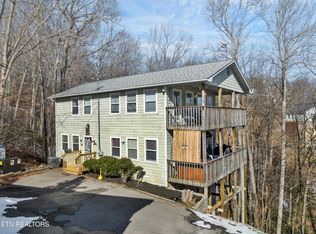 1318 Big Oak Ct, Gatlinburg, TN 37738
