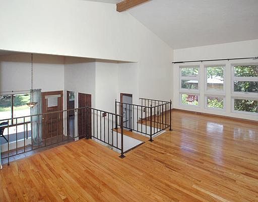 3rd image of 3282 Windgate Dr