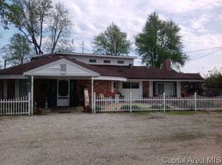 1612 Portuguese Hill Rd, Jacksonville, IL 62650