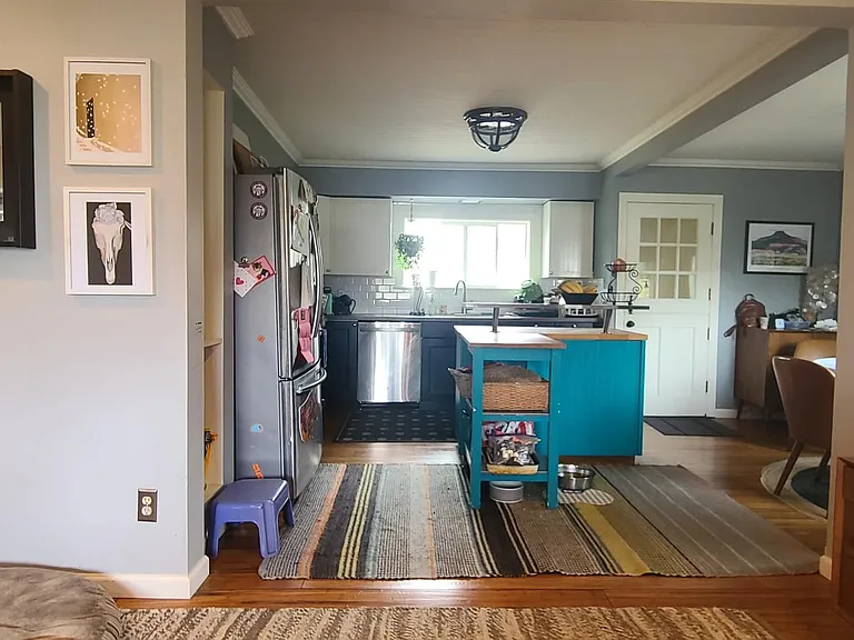 8414 N Fiske Ave — Photo 4