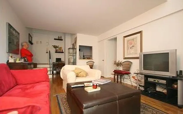 Rented by City Connections Realty | media 15