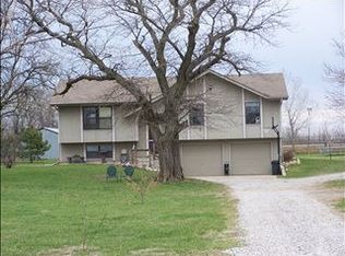 12352 Q Rd, Hoyt, KS 66440