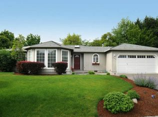 240 Sweetbriar Dr, Talent, OR 97540