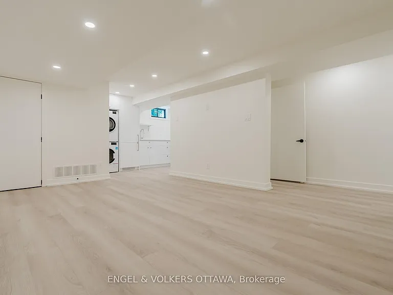 1040 Maitland Ave #B — Photo 17