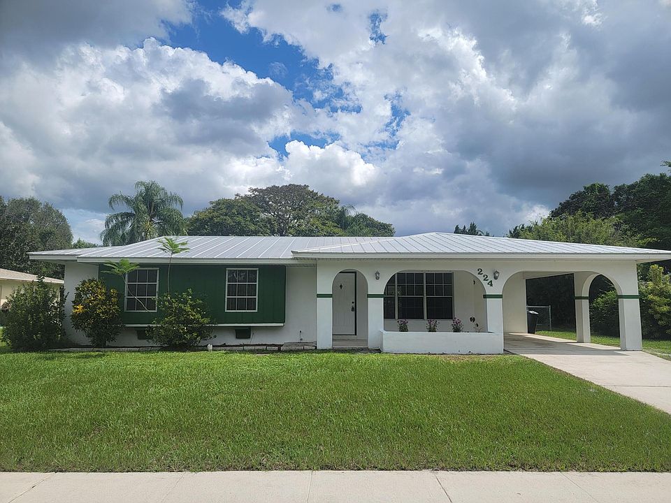 1st image of 224 NE Solida Drive