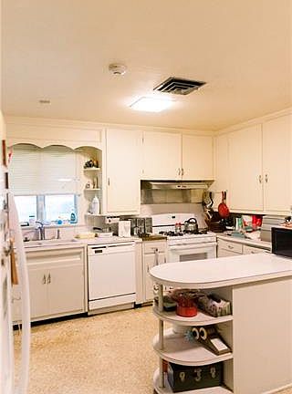 2nd image of 909 Cary Ave