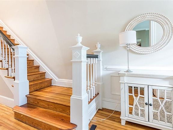 5th image of 304 N Meadow St