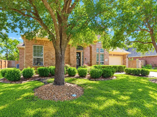 12009 Cedar Creek Dr, Pearland, TX 77584