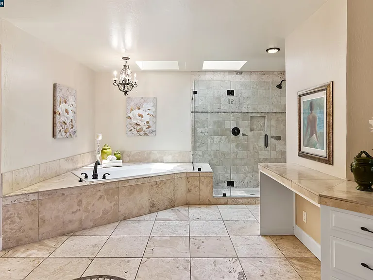 2324 Saddleback Dr — Photo 60