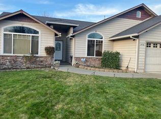 978 SW Princeton Pl, Grants Pass, OR 97527