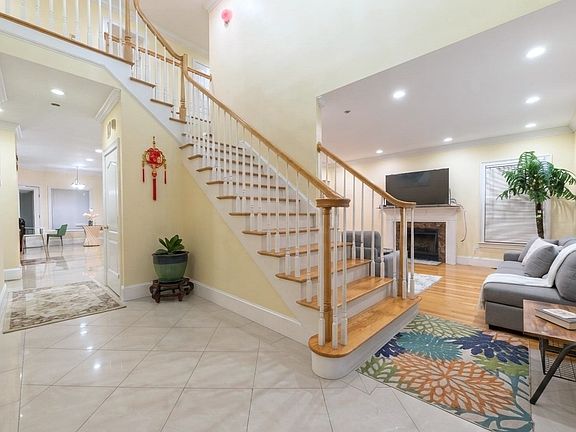 2nd image of 33 Woodland Ave