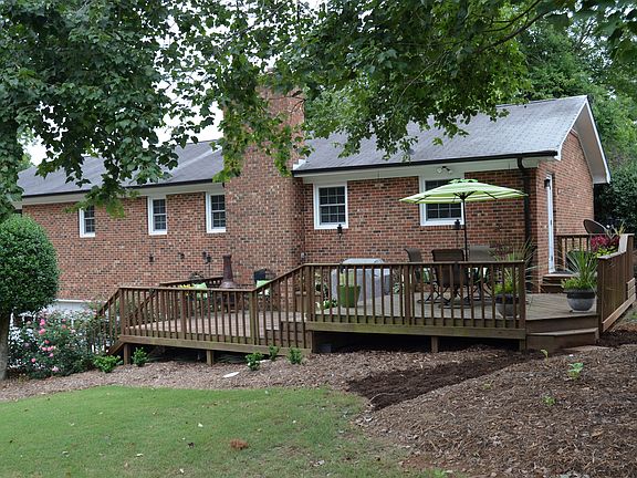 4th image of 2817 Delaney Dr