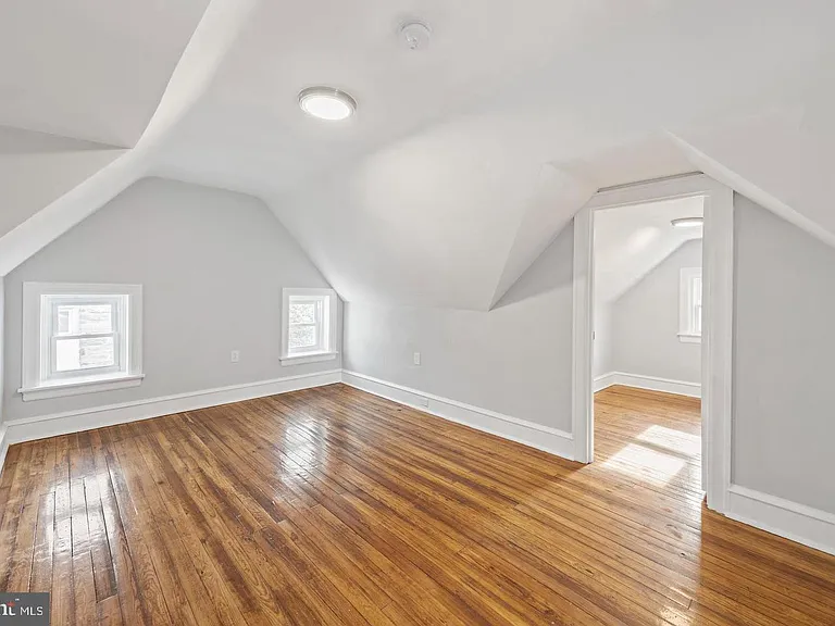 541 E Church Rd — Photo 30
