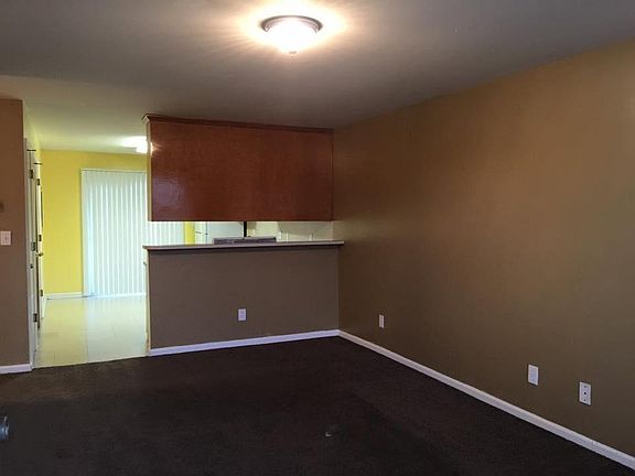 LIVINGROOM AREA