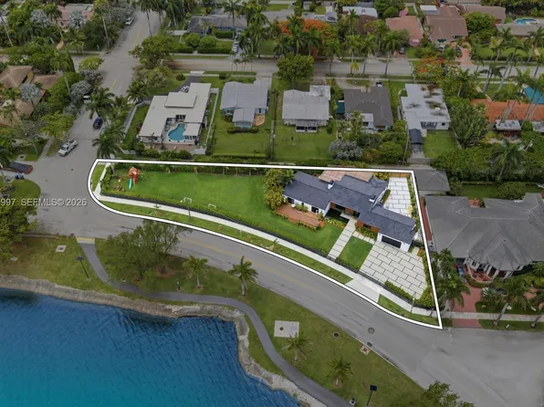 1204 S Northlake Dr, Hollywood, FL 33019