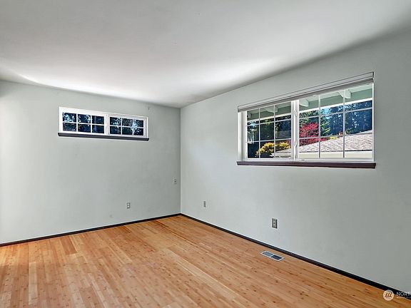 5th image of 10826 NE 149th St