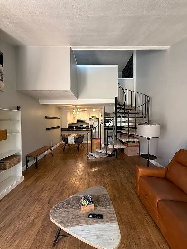 1 bed, 1.0 bath, 756 sqft, $2,600 — Photo 1