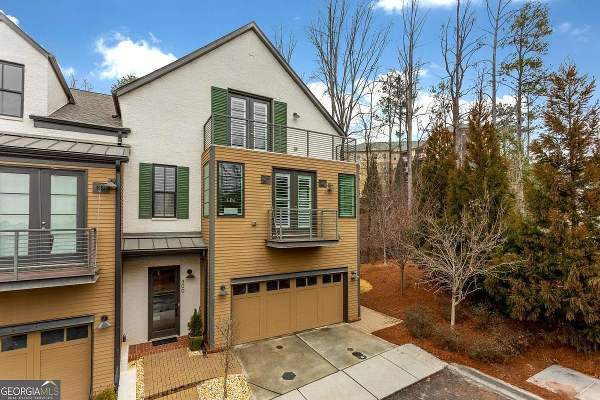 3 bed, 3.5 bath, 3785 sqft, $5,400 — Photo 1