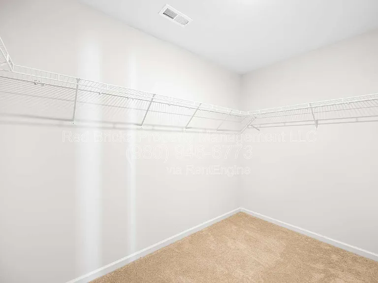 4015 Meadow Green Dr — Photo 21