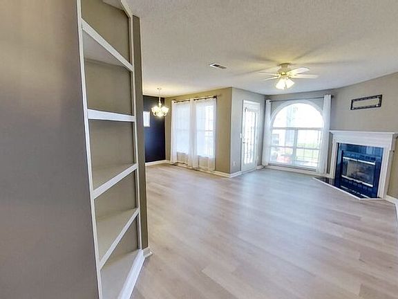 3rd image of 5004 Lawndale Dr Unit F