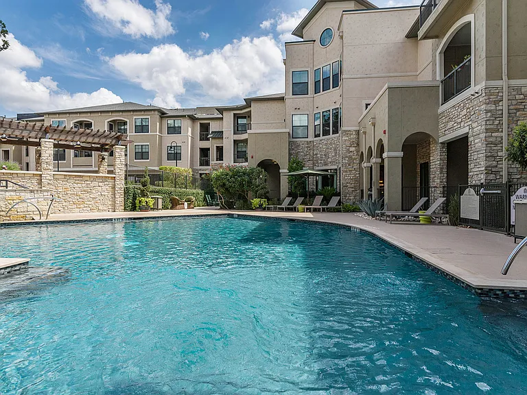 The Brackenridge — Photo 10