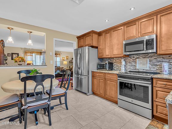5th image of 342C Canterbury Court