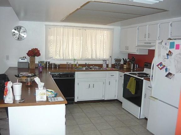 2nd image of 2300 E Loma Vista Dr