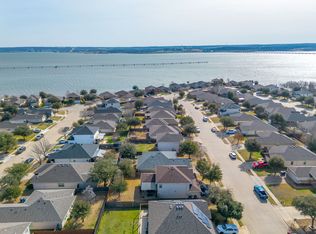 1911 Castaway Dr, Grand Prairie, TX 75051