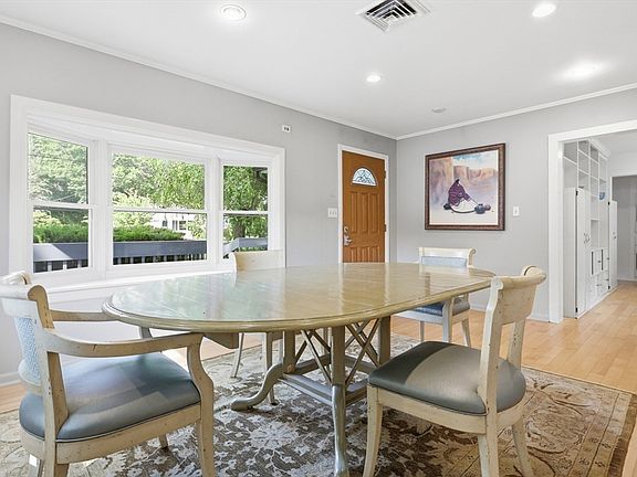 5th image of 9 Laurel Ct