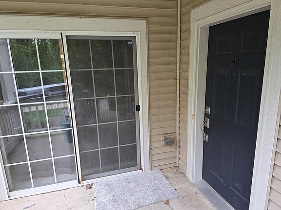 3rd image of 2250 Aurora Dr