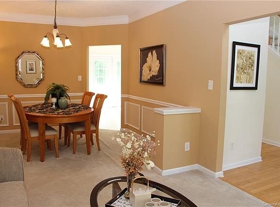 4th image of 315 Wrayhill Dr