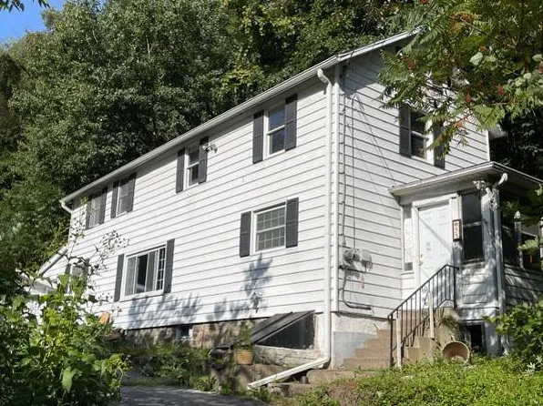 55 Mountain Rd, Larksville, PA 18651