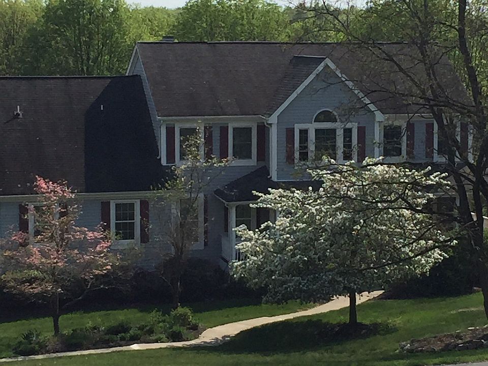 1st image of 4 Tudor Hill Dr