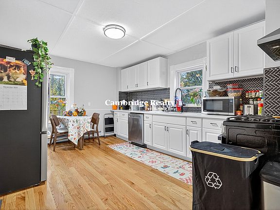 3rd image of 114 Woodstock St #2T